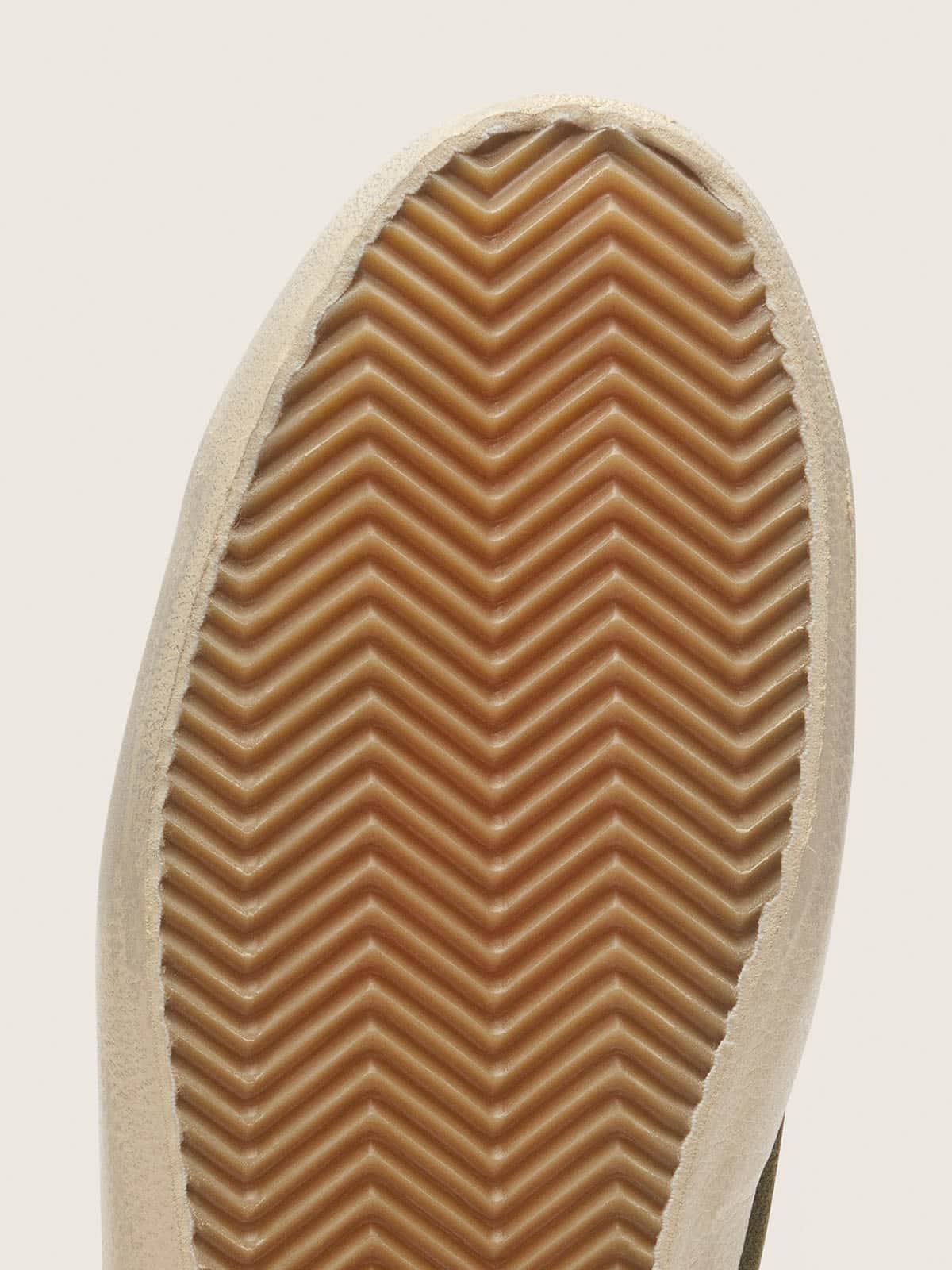 Super-Star homme en cuir velours vert olive avec étoile en cuir blanc