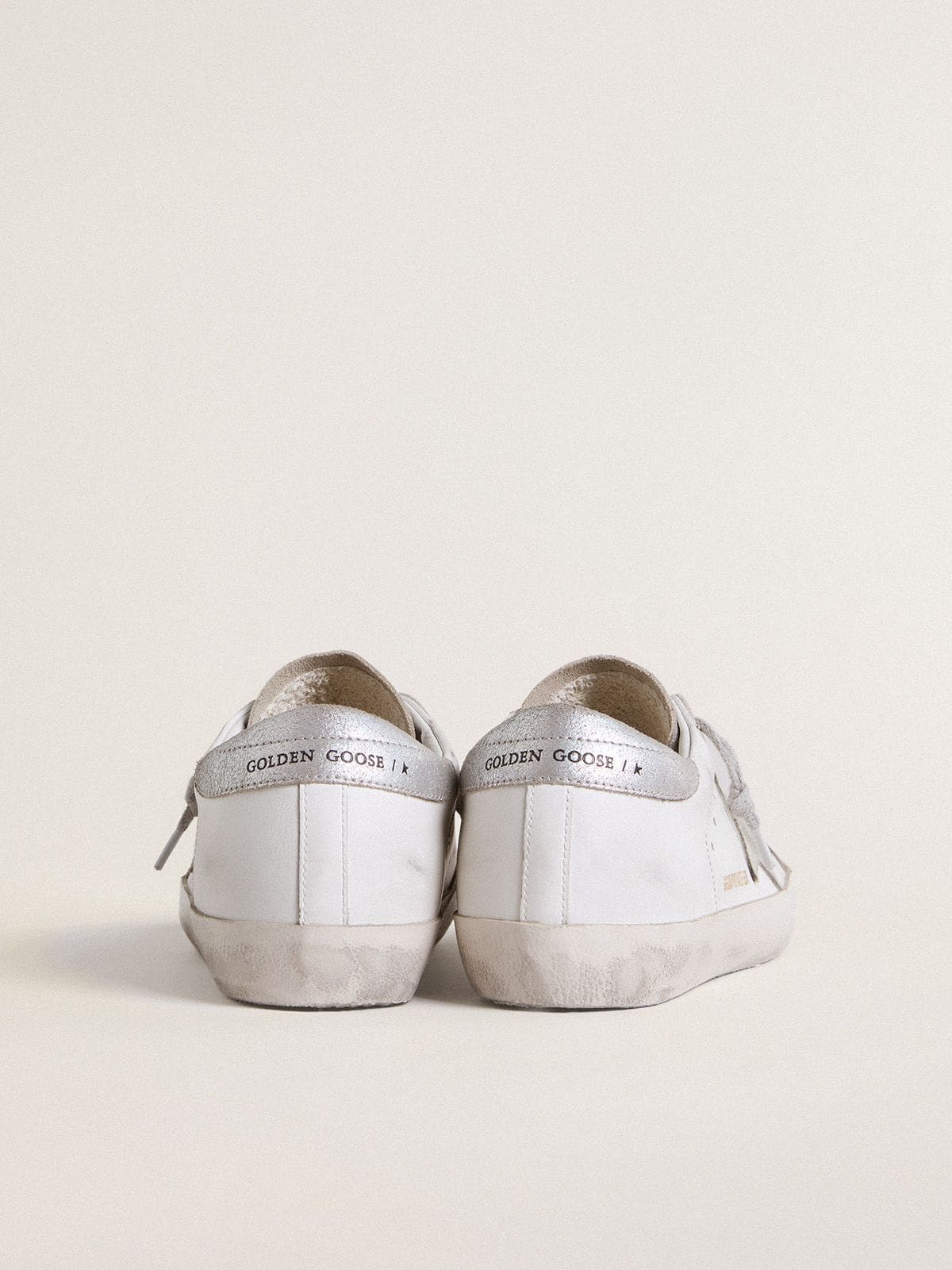 Super-Star pour femme avec étoile en daim gris et empiècements à paillettes argentées