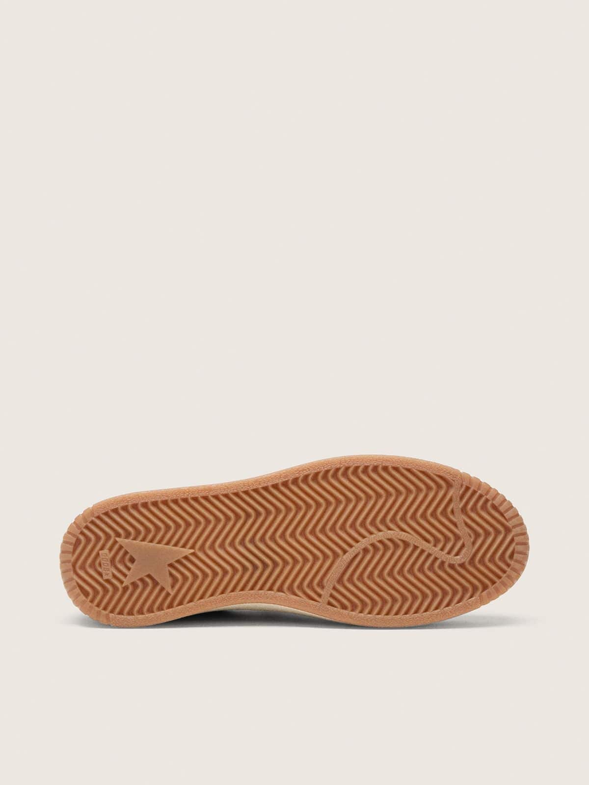 Ball Star femme en daim beige avec étoile et contrefort en cuir blanc