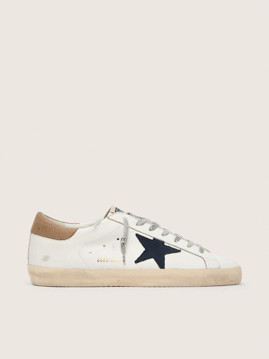 Super-Star en cuir blanc avec étoile en toile bleu nuit et contrefort en cuir couleur tabac