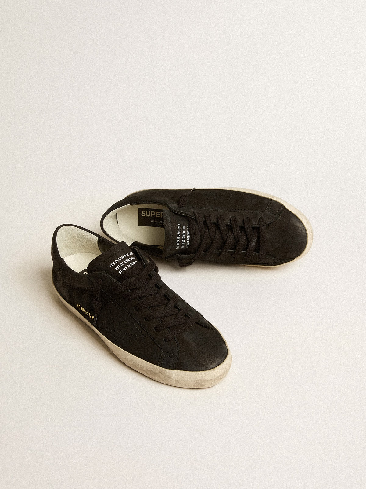 Super-Star en cuir nubuck noir avec étoile ajourée et contrefort en cuir nubuck noir