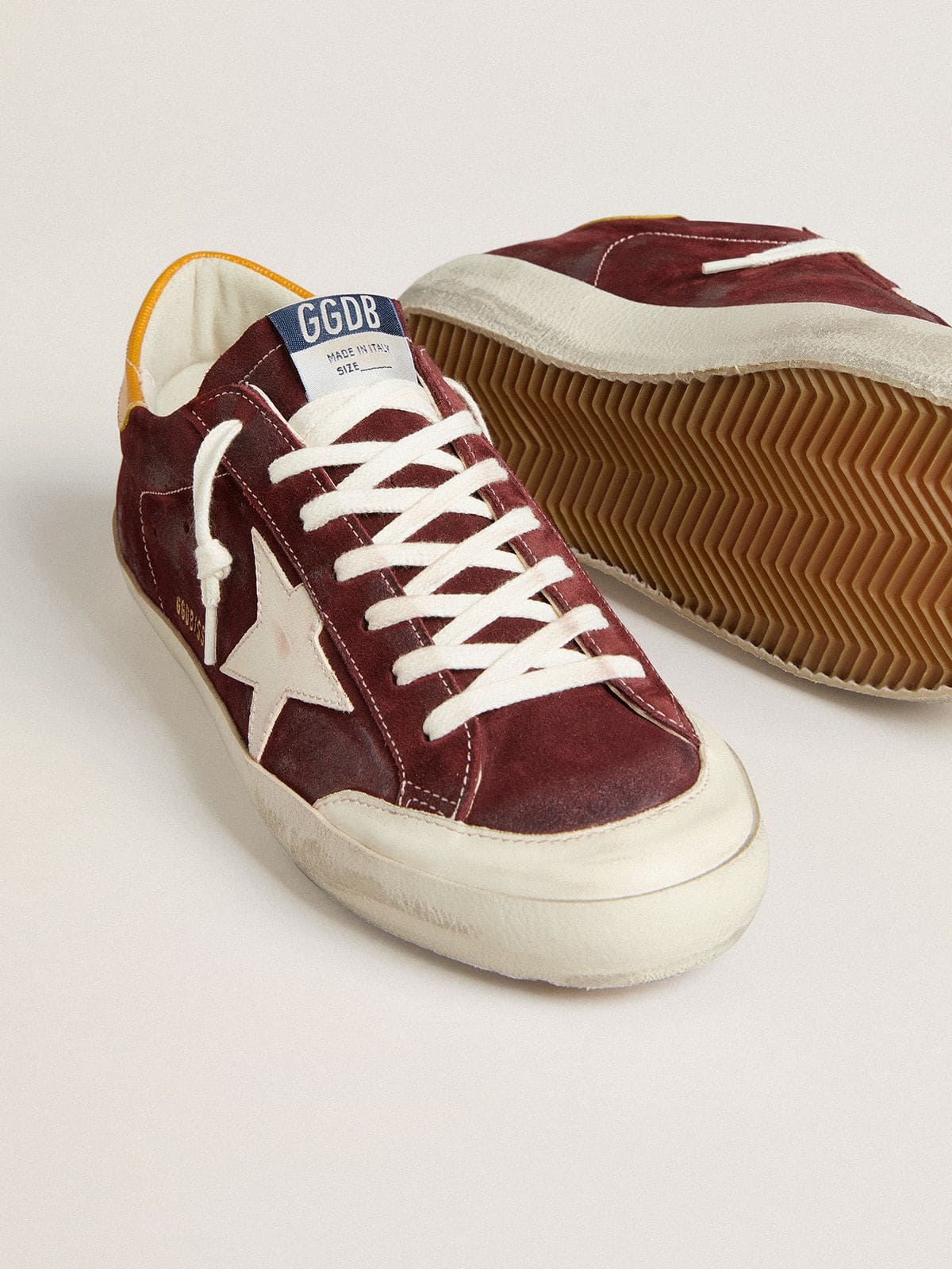 Super-Star pour homme en cuir velours couleur brique avec étoile en cuir blanc et contrefort effet animalier