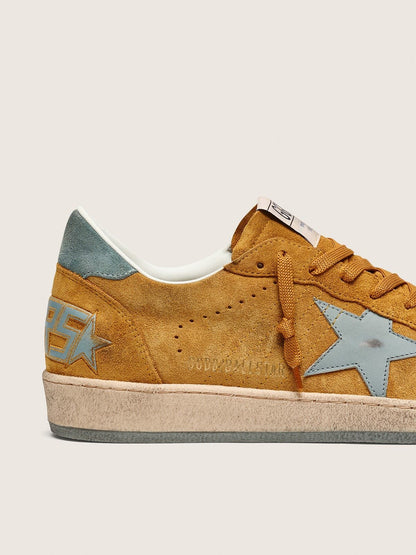 Ball Star pour homme en cuir velours ocre avec étoile en cuir et contrefort en cuir velours bleu ciel