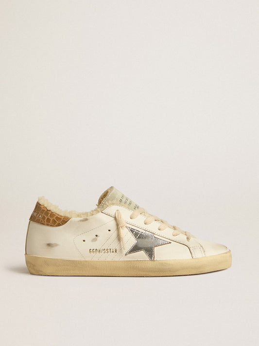Super-Star avec étoile en cuir argenté et contrefort en cuir à imprimé crocodile