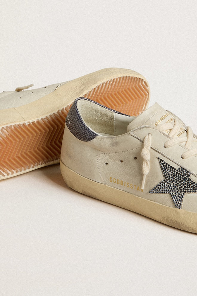 Super-Star avec étoile en cuir crème ornée de cristaux Swarovski et contrefort en cuir bleu à imprimé lézard