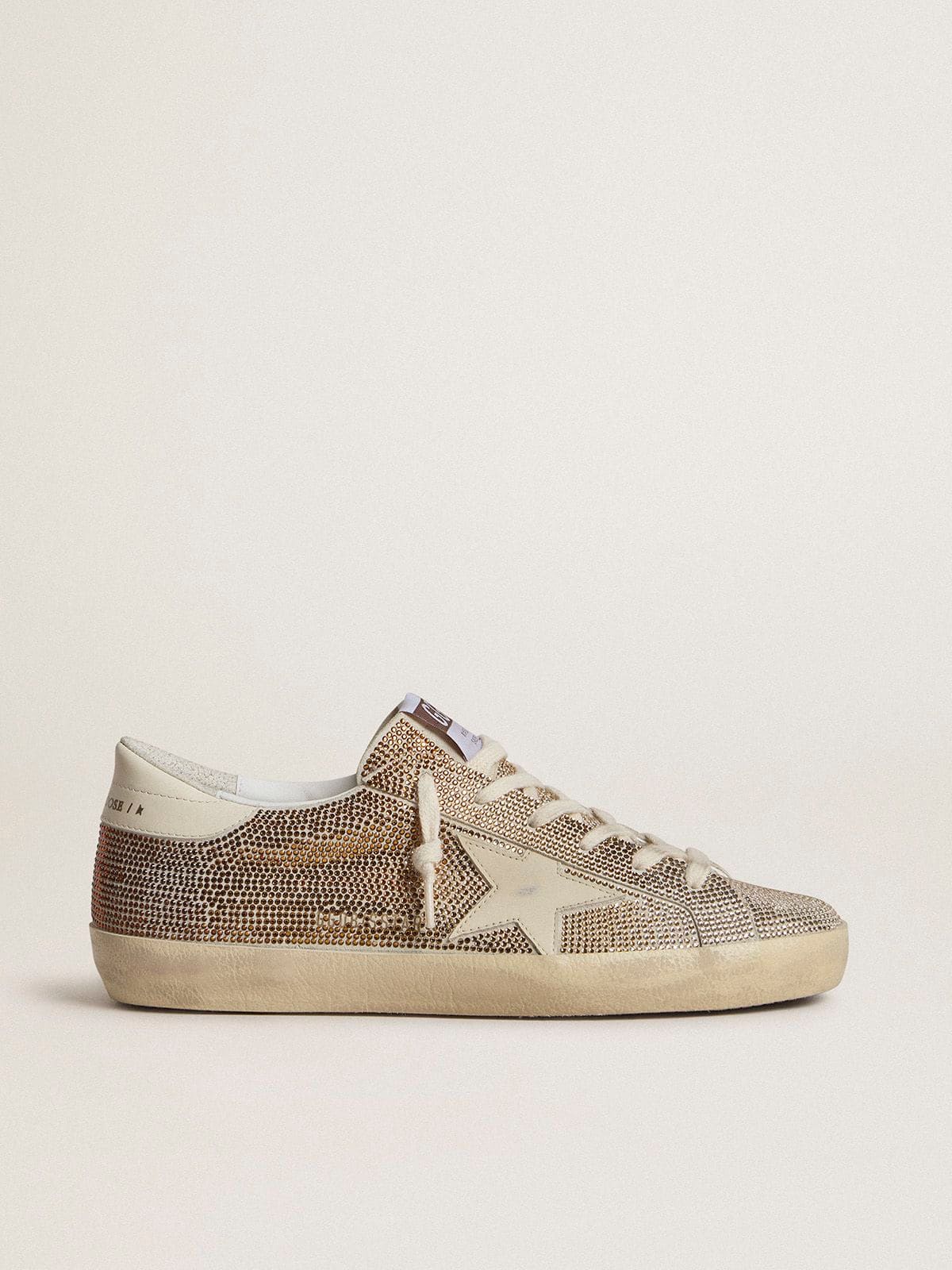 Super-Star en daim beige et cristaux multicolores avec étoile et contrefort en cuir crème