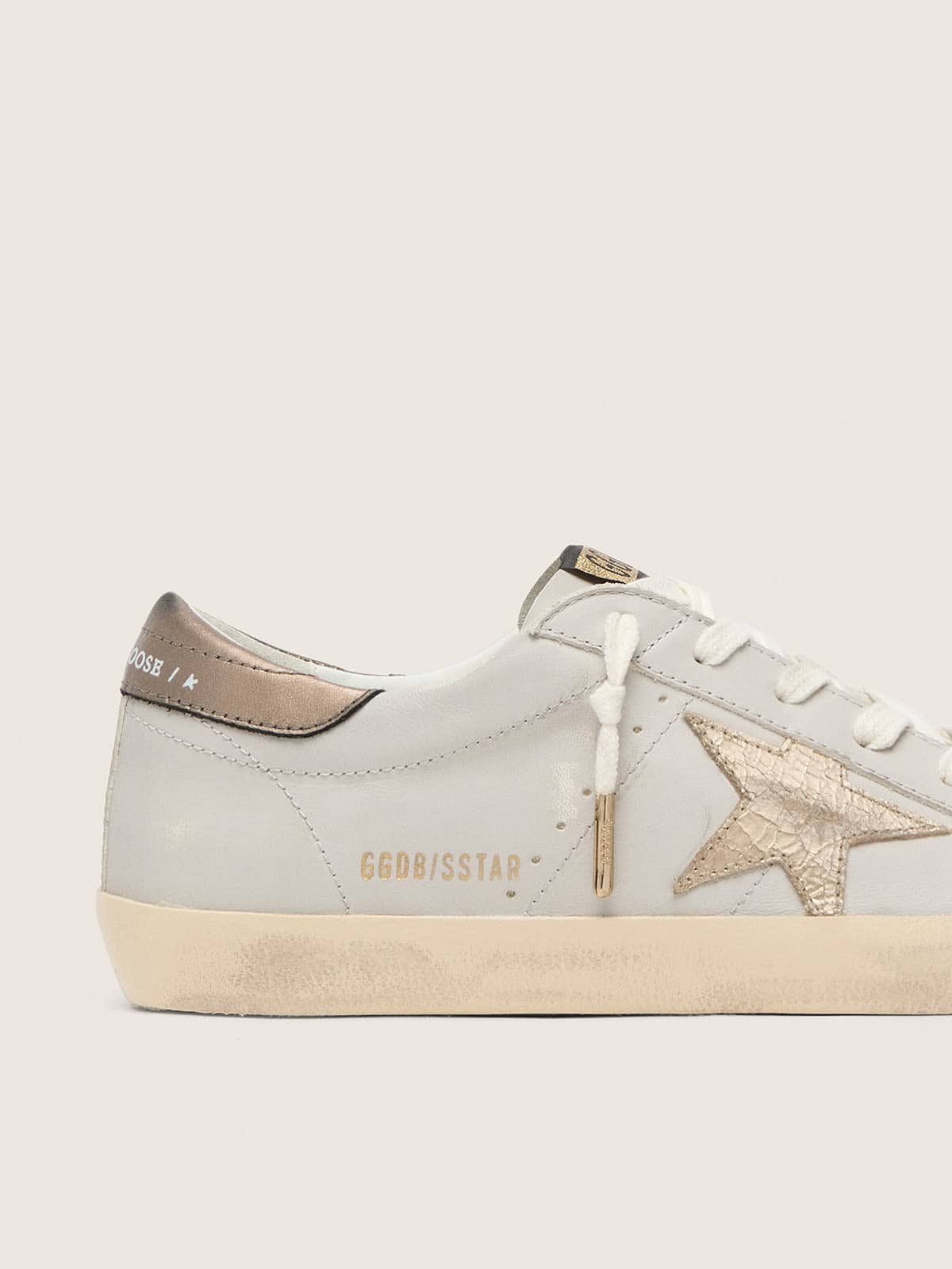 Super-Star avec étoile en cuir craquelé et contrefort en cuir métallisé