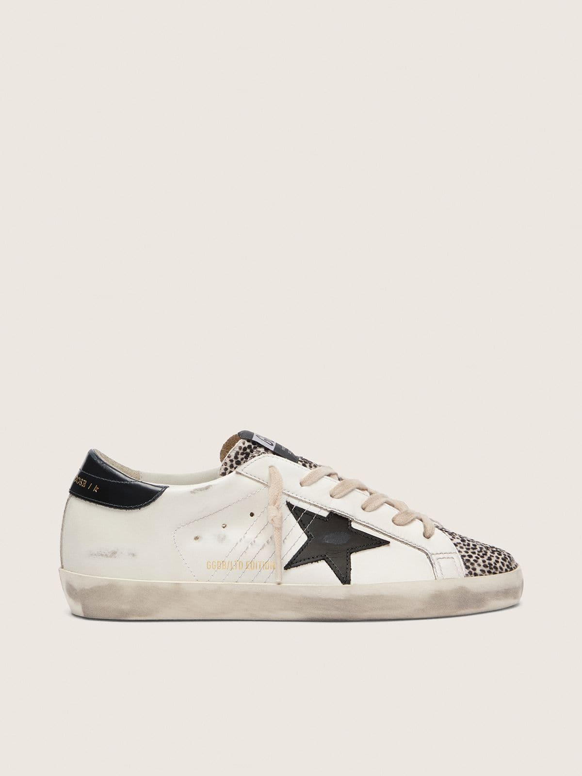 Super-Star LTD pour femme en cuir blanc avec étoile noire et détails en cuir façon poulain