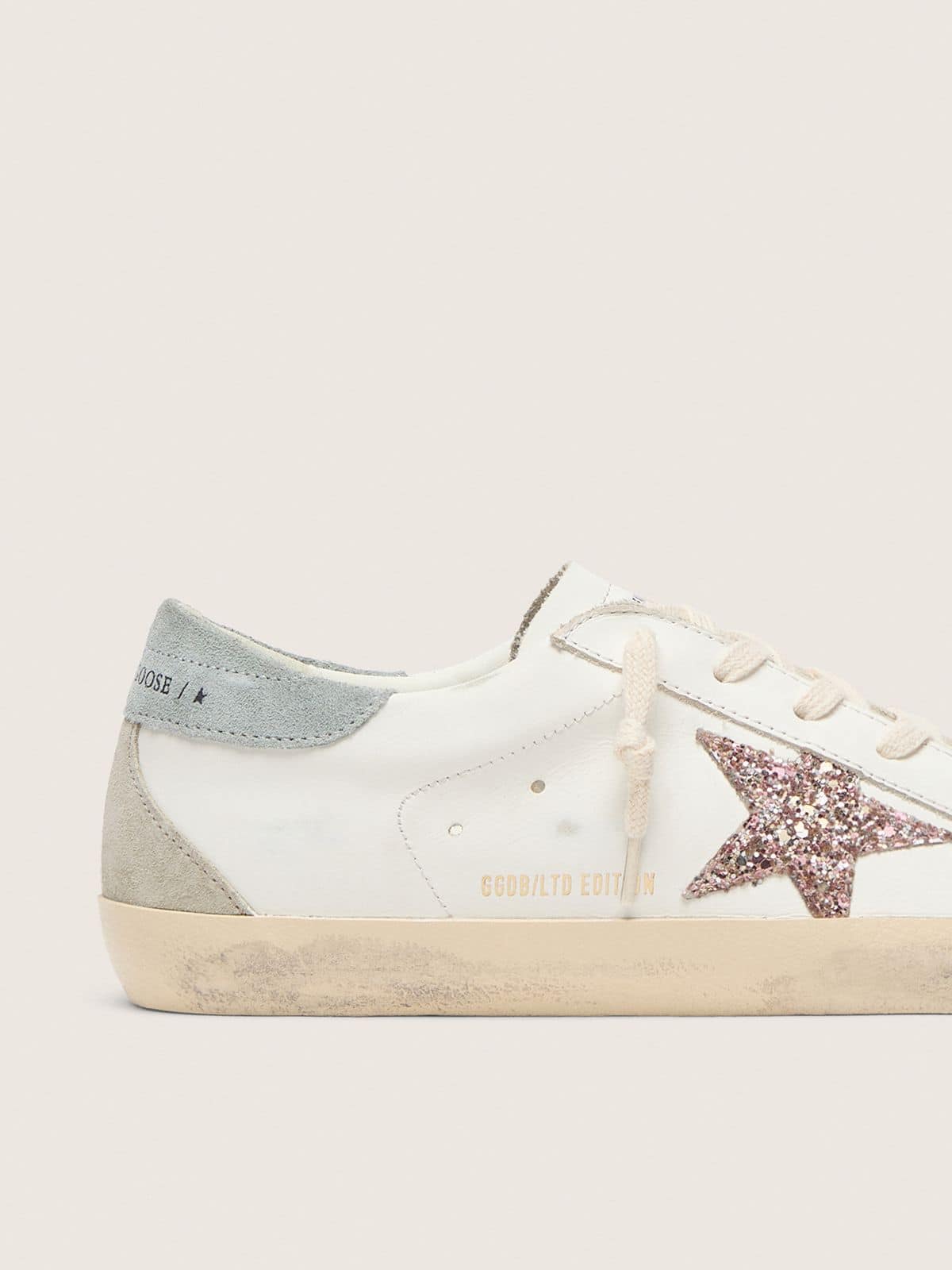 Super-Star LTD pour femme avec étoile à paillettes multicolores et contrefort en daim