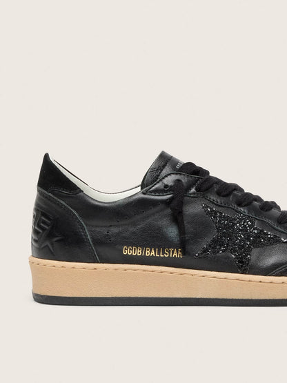 Ball Star pour femme en cuir nappa noir avec étoile à paillettes noires et contrefort en daim