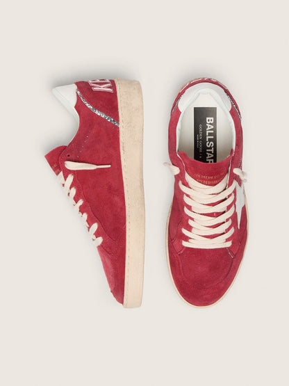 Ball Star en daim rouge avec étoile et contrefort en cuir blanc