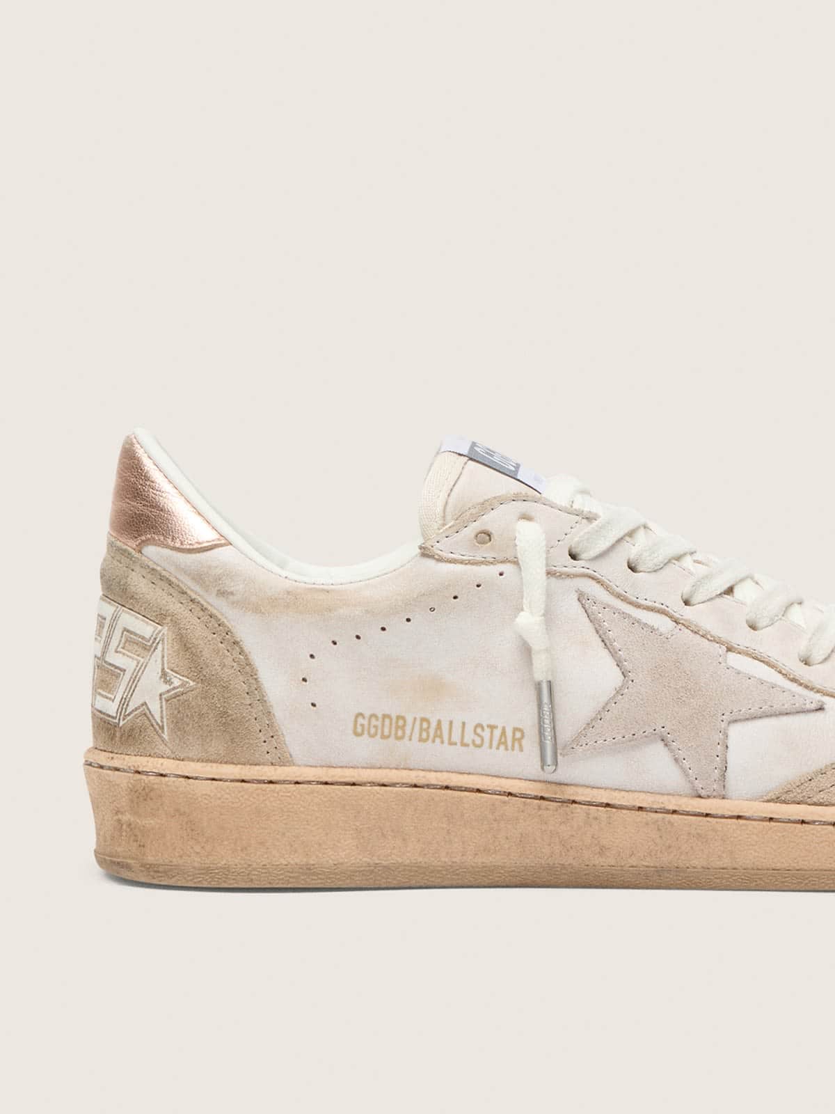 Ball Star avec étoile en daim rose, bords à paillettes argentées et contrefort or rose