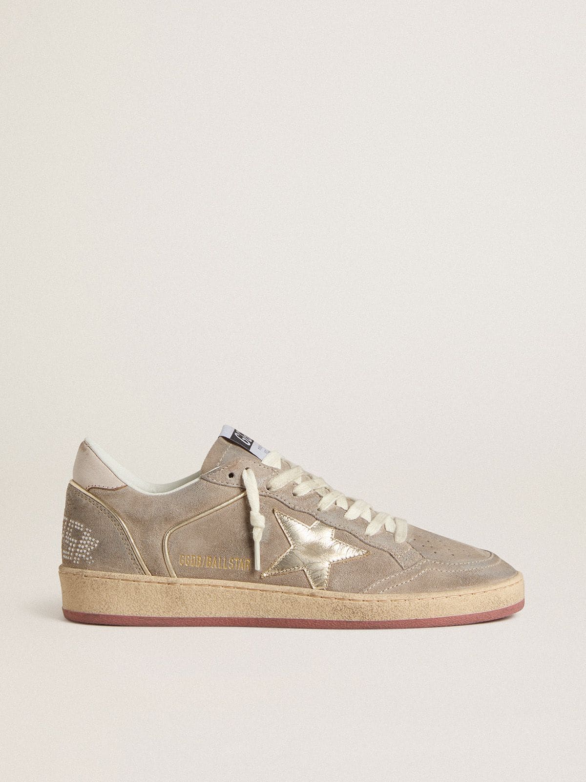 Ball Star pour femme en daim beige avec étoile en cuir lamé doré et inscription en perles