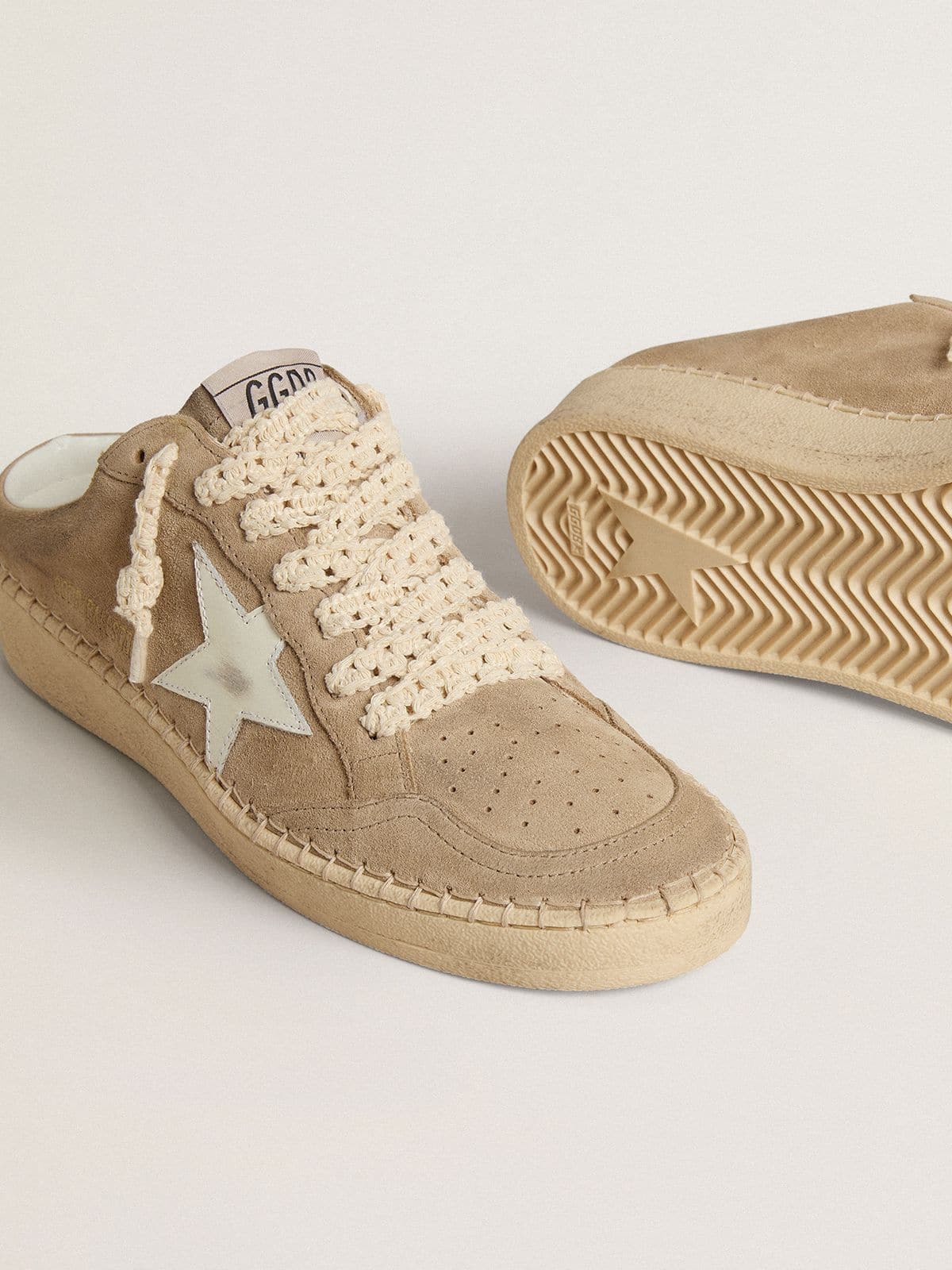 Mules Ball Star pour femme en daim beige avec étoile en cuir blanc