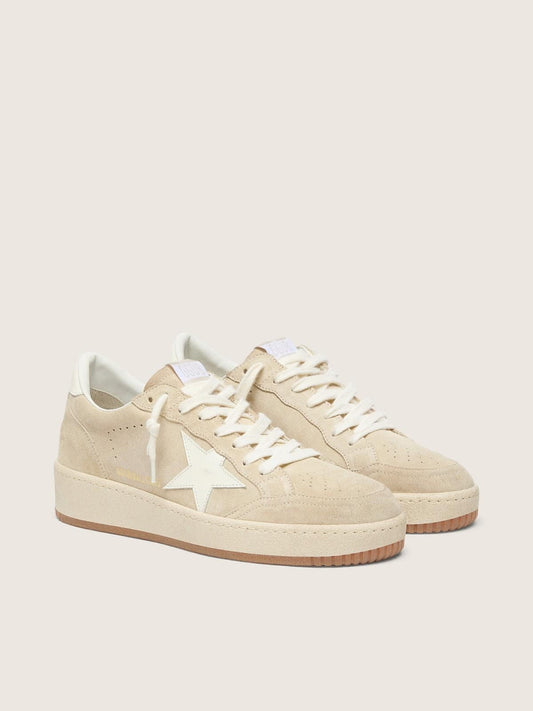 Ball Star femme en daim beige avec étoile et contrefort en cuir blanc