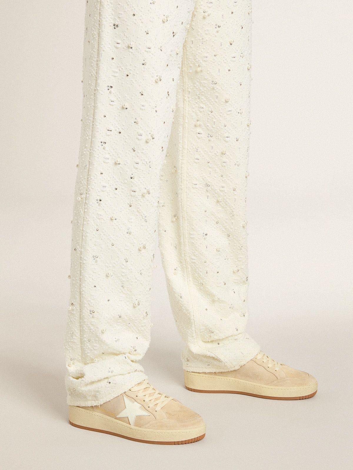 Ball Star femme en daim beige avec étoile et contrefort en cuir blanc