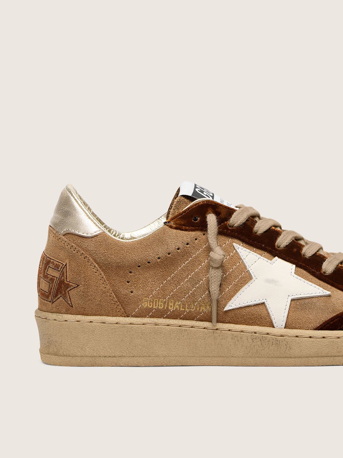 Ball Star pour femme en cuir velours tabac avec étoile en cuir blanc et empiècements en velours cognac