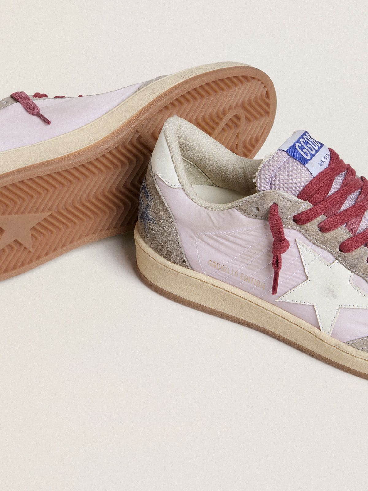 Ball Star pour femme LTD en nylon lilas avec étoile en cuir blanc et empiècements en cuir velours