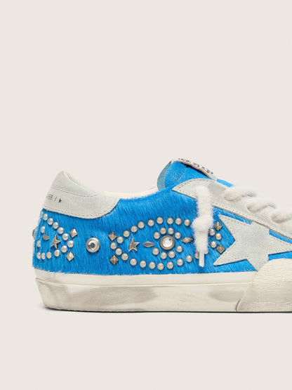 Super-Star LAB pour femme en cuir façon poulain bleu vif avec étoile en daim et clous